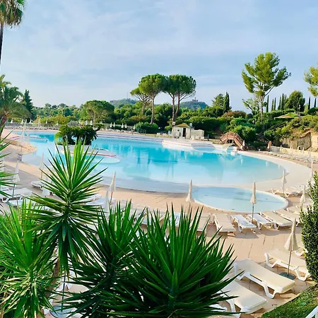 Appartement Classe Premium - Le Jardin Clos Vue Mer -Parking Couvert - Piscine Chauffee Du 05-04 Au 01 -11- Parc Residentiel Avec Espaces De Loisirs Parcours De Sante, Randonnees , Jeux Exterieur Apartment *