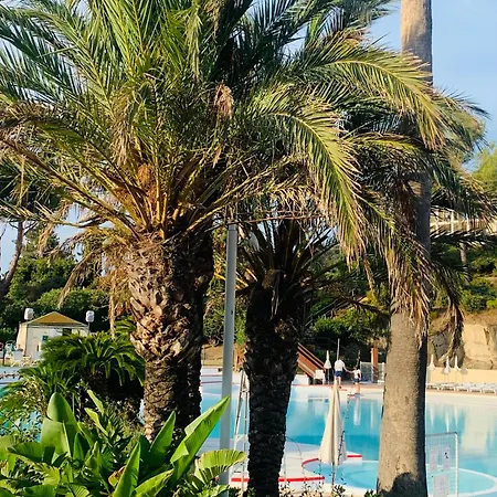 Pierre&vacances Cap Esterel Centre Vue - Jardin Clos Et Terrasse- Piscines- Parking - Climatisation - Vue Apartment Saint-Raphaël