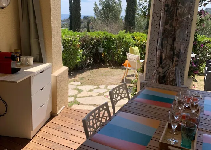 Pierre&vacances Cap Estérel Jardin Clos Et Terrasse Saint-Raphaël