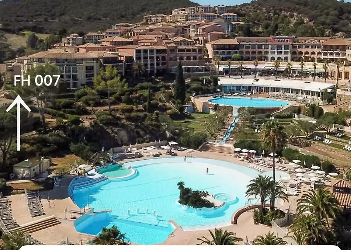 Pierre&vacances Cap Esterel Centre Fh -vue - Jardin Clos Et Terrasse- Piscines- Parking - Climatisation - Vue *